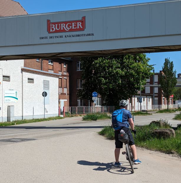 Foto vor der ersten Knäckebrotfabrik