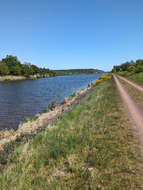 Fahrradweg direkt am Mittellandkanal