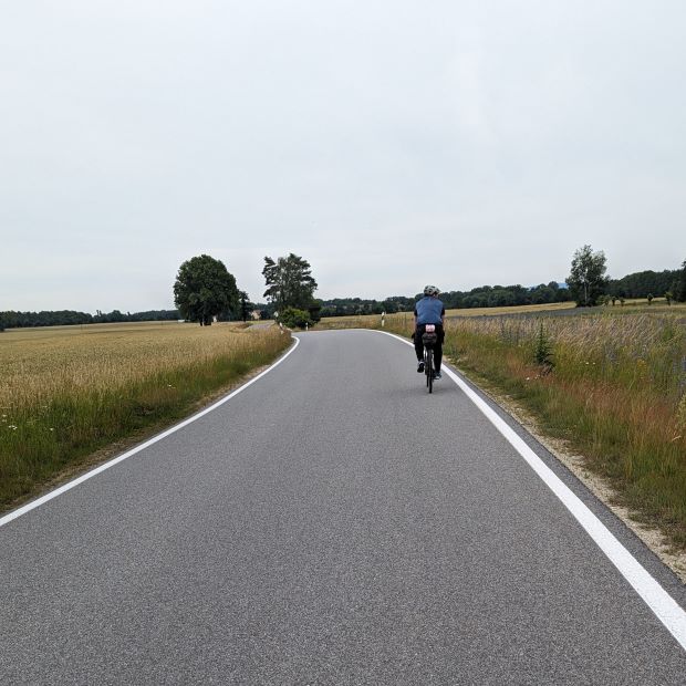 Fernradweg führt über die Straße