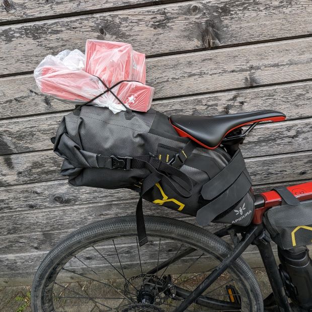 Gepäck auf Fahrradtasche