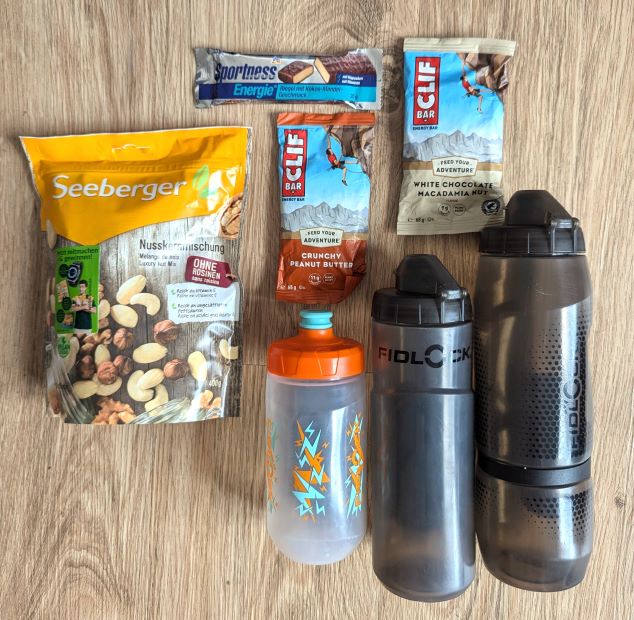 Bikepacking Packliste. Getränke und Essen für Radreise