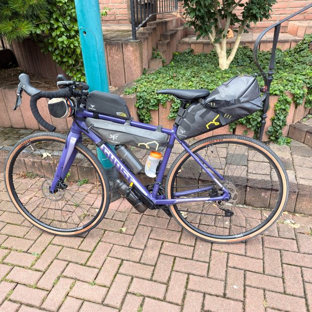 Gravelbike mit Bikepackingtaschen