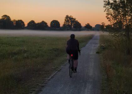 Radfahren im Herbst. Mit Bekleidung und Essentials optimal durch jede Witterung