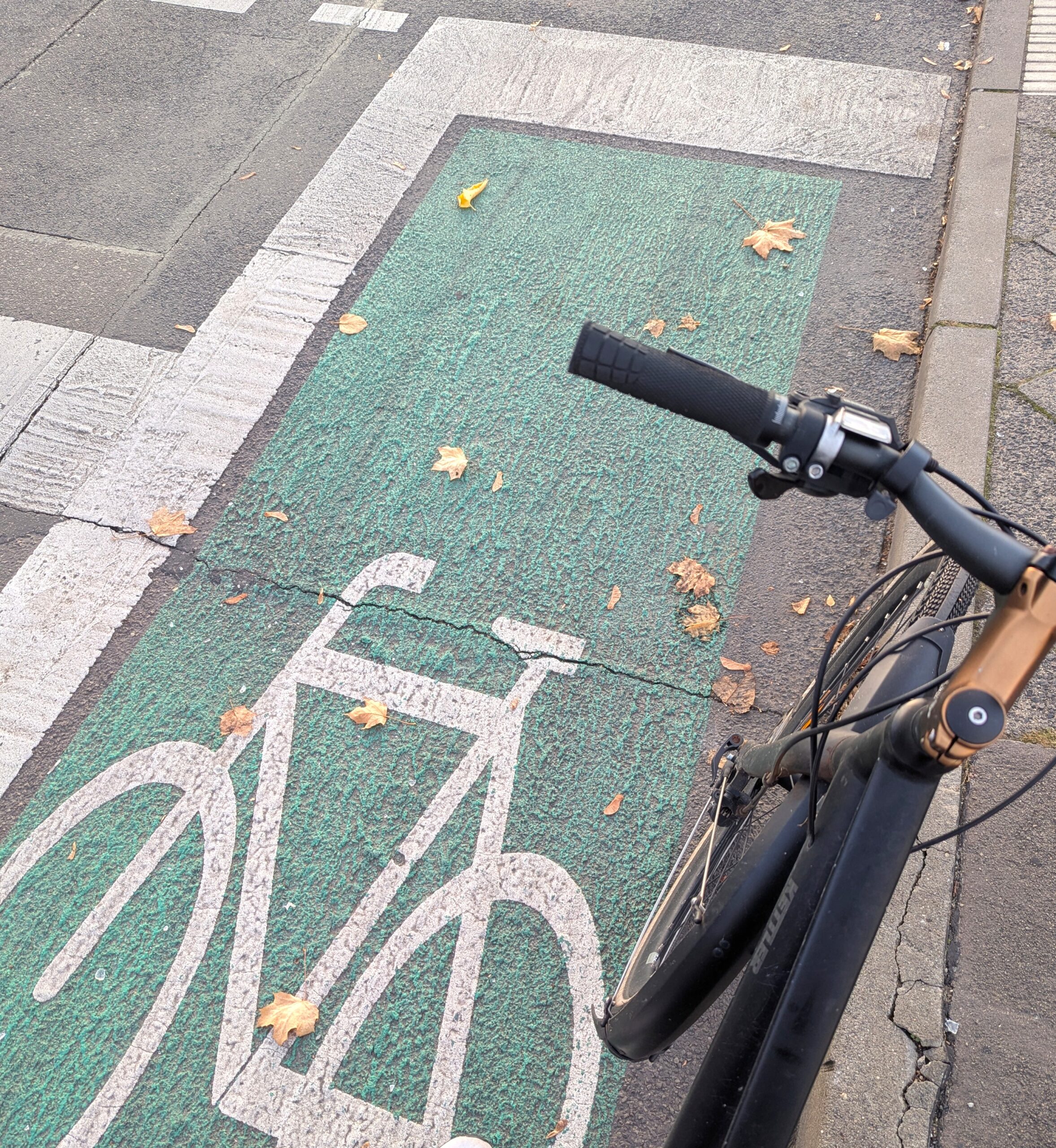 Radweg Berlin. Klischess gegen übergewichtige Radfahrer