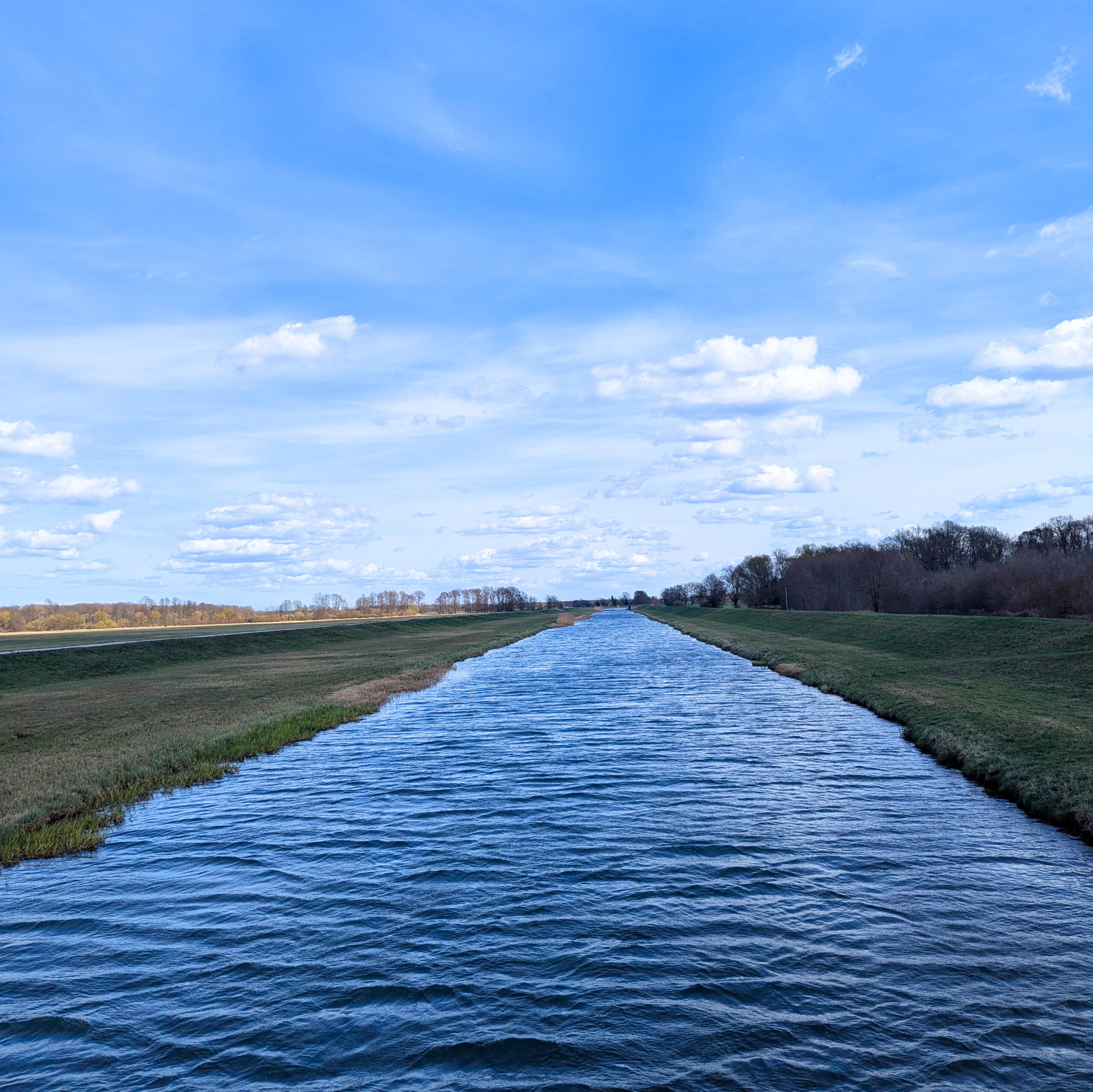 Gurkenradweg an der Spree hinter Cottbus