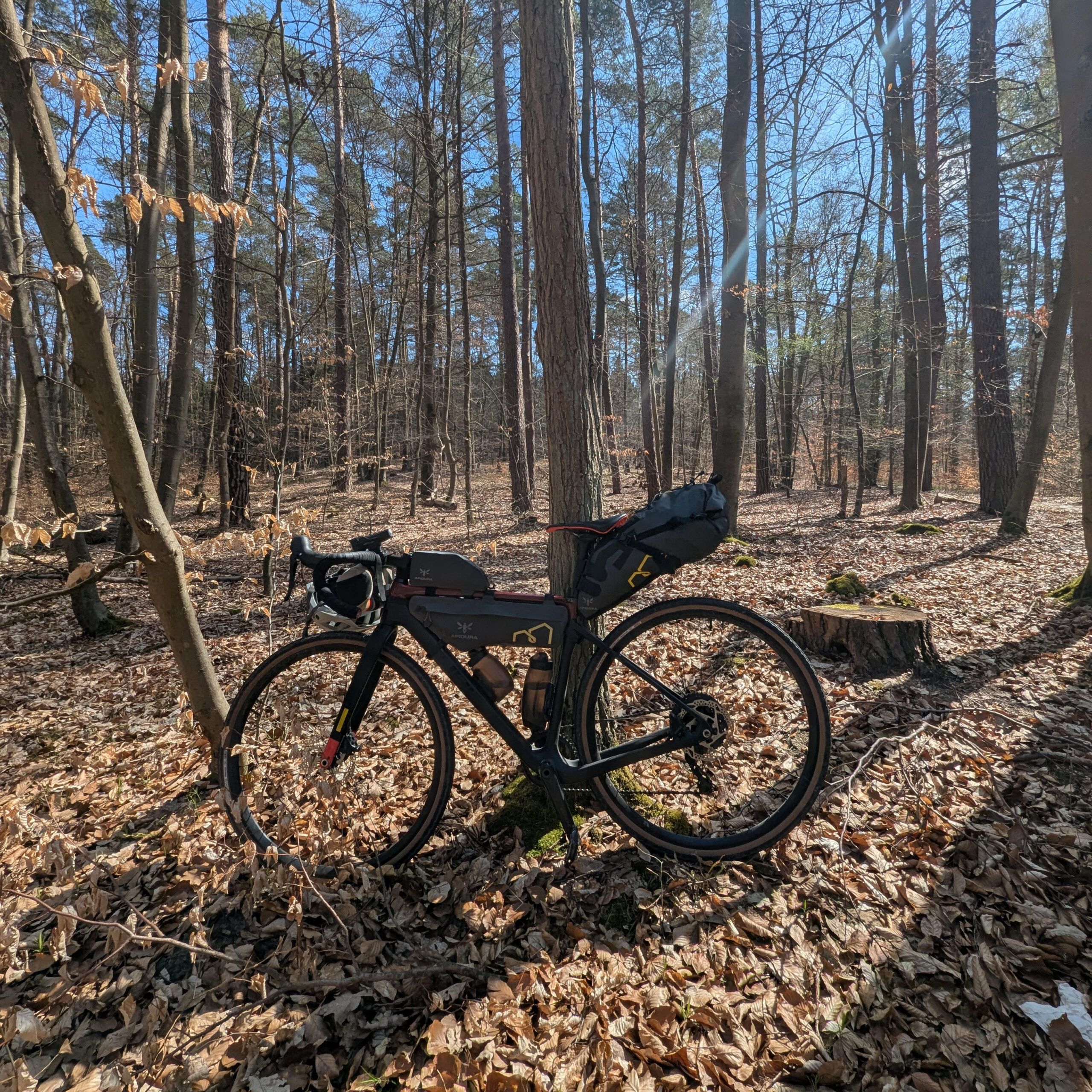 Cube Gravelbike mit Rahmentaschen für Overnighter