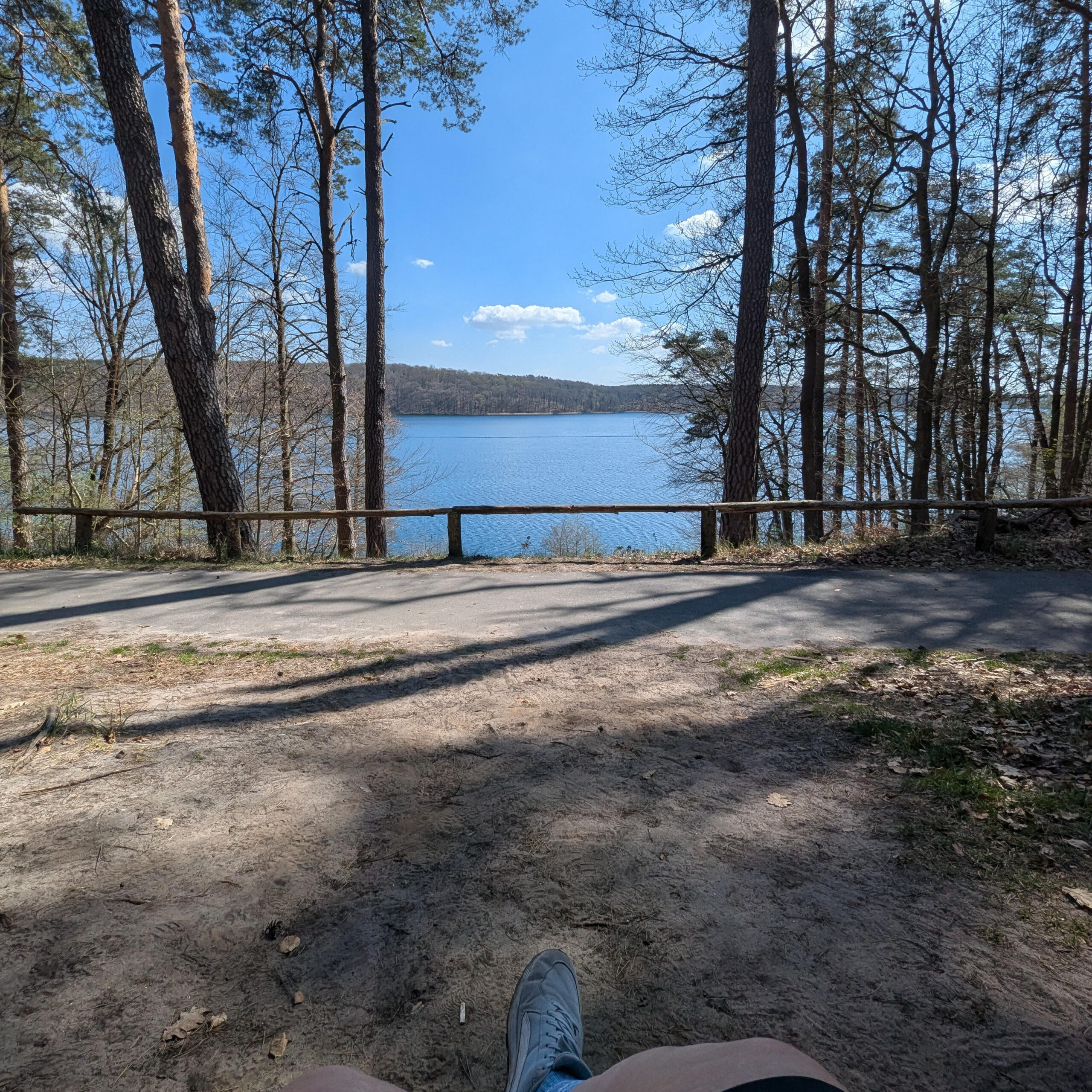 Pausenbank am Werbellinsee auf dem Berlin Usedom Radweg