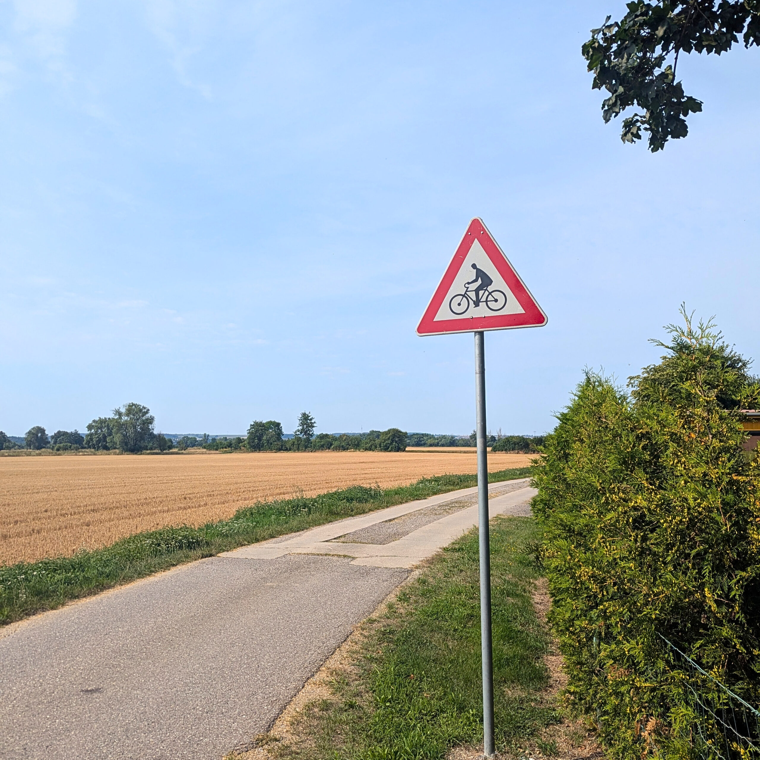 Verkehrsschild, Achtung Radafhrende